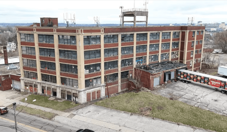 Commercial Warehouse: Akron, OH