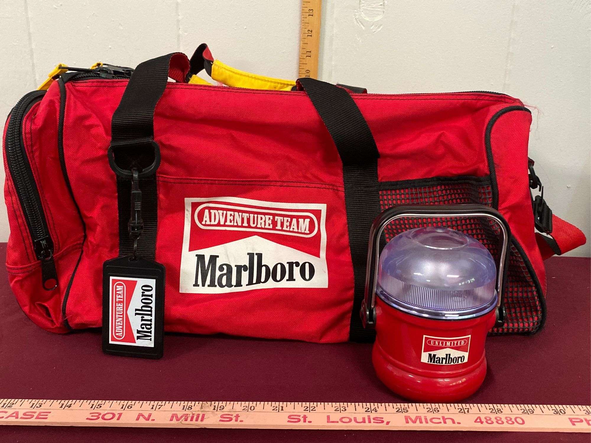 Marlboro Adventure Team Duffle Bag + Unlimited Gear Lantern 