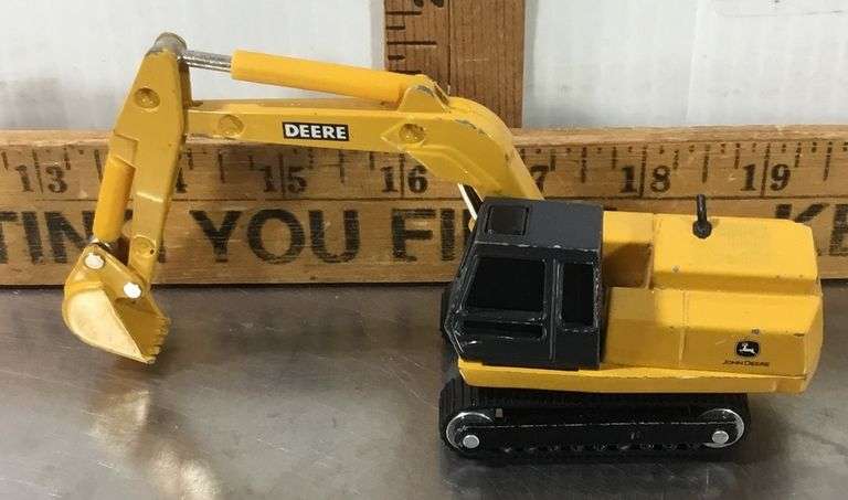 ertl john deere excavator