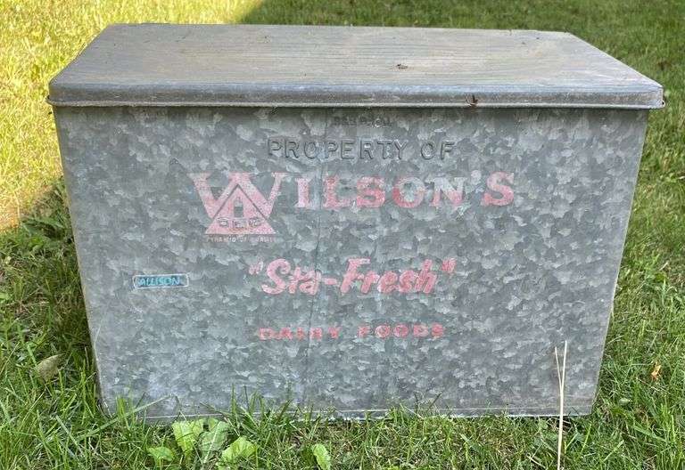 Vintage Wilson’s “Sta-Fresh” Insulated Milk Crate