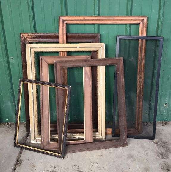 Picture Frame Topper 6 Picture Frames and Fish Tank Topper - Sherwood Auctions