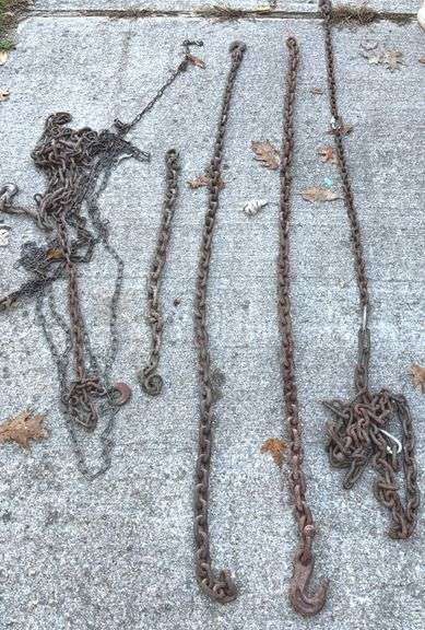 Various Sizes & Lengths of Chains