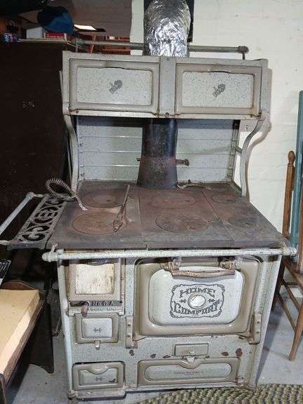 Early 1900's  Home Comfort Wood Cook Stove by Wrought Iron Range Co. St Louis Mo (working condition)