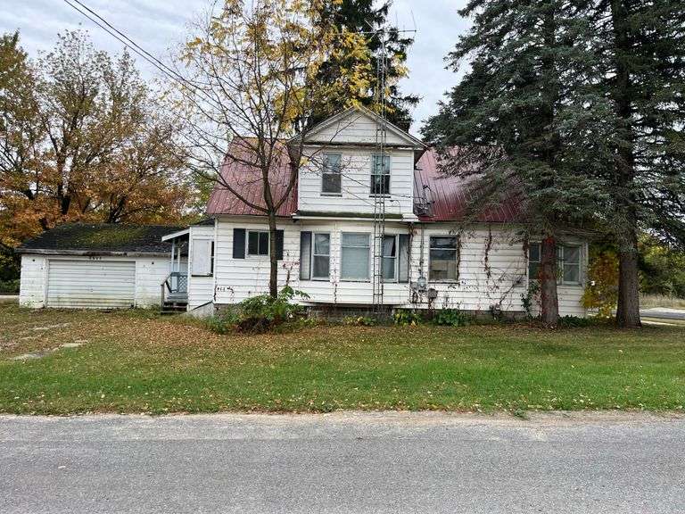 Vacant Home: 8270 N Wheeler Rd Wheeler MI