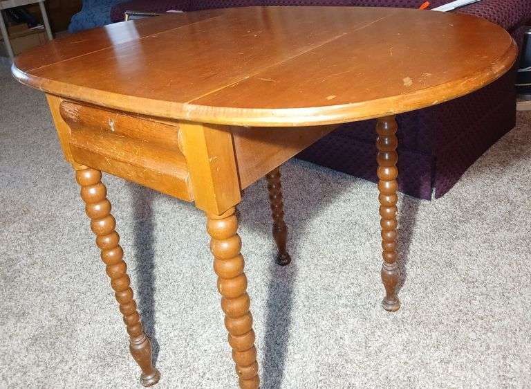 Antique Cherrywood Drop-Leaf Side Table with Spiral Legs 29T×38W×24D When Sides are Up