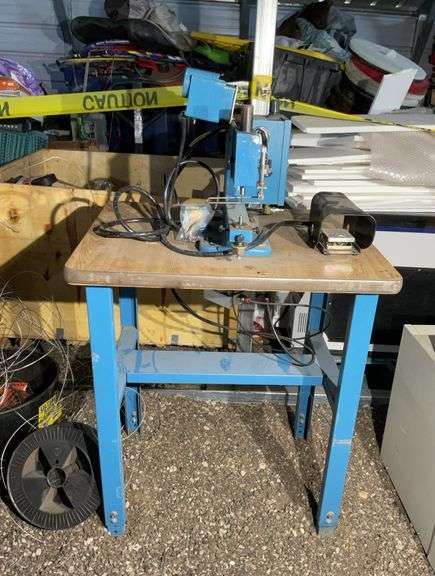 Cambridge Automatic AE2001XX Eyelet/Rivet Machine W/ Foot Pedal ...