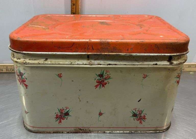 Metal Tin with Glass Knickknacks