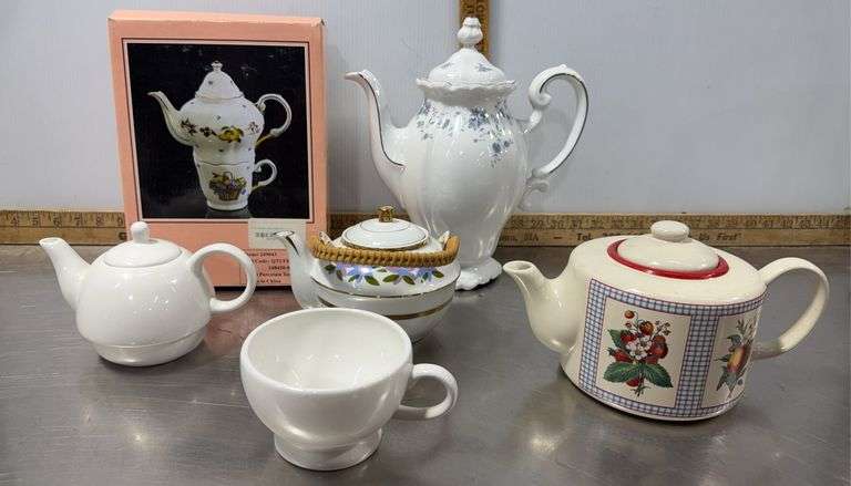 Porcelain Tea Pots