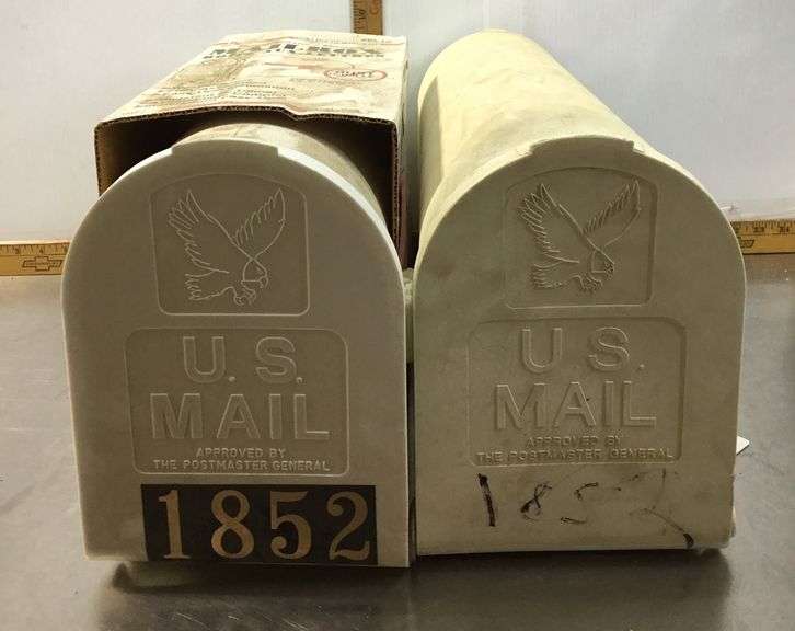 2 Plastic Mailboxes - Sherwood Auctions