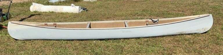 15’ Fiberglass Canoe