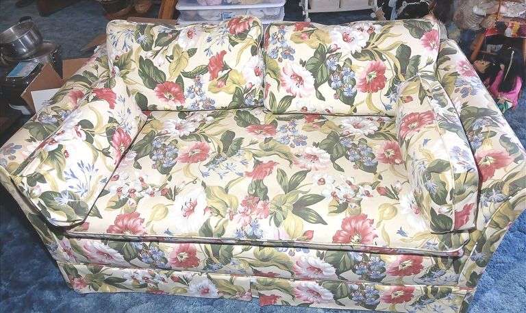 Mid-Michigan Upholstery Floral Print Love Seat- 59"L×24"T×33" D