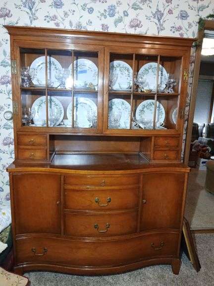 Morganton Federal Style Cherrywood Serpentine China Cabinet ( contents not included) 72×52×19