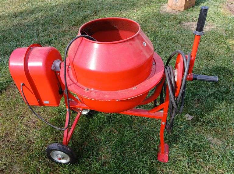Mini Cement Mixer (has power)