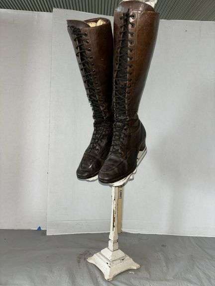 1930s Jax Tall Ladies Lace up Boots & Wood Shoe Stand