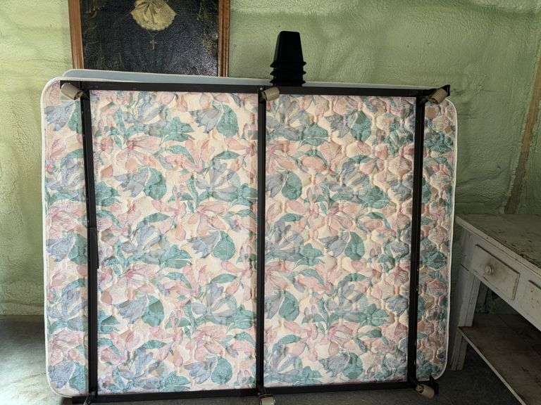 Queen Mattress & Boxsprings, Metal Bed Frame & Bed Risers