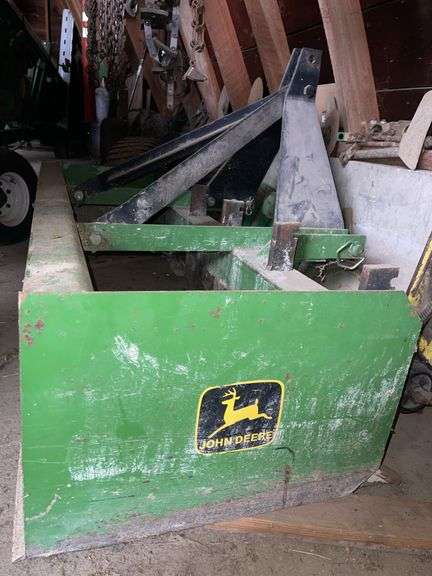 50A John Deere 5 1/2‘ Box Blade w/ Six Scabbard Teeth