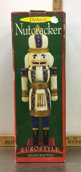 Deluxe Nutcracker