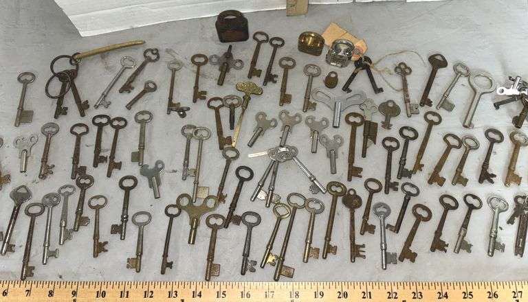 Skeleton keys, Bronze Padlock YALE no key, Fraim Lock Co Padlock No Key & Assortment of Other Keys