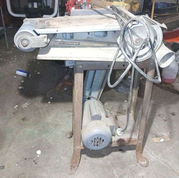 Belt Sander on Stand (has power)