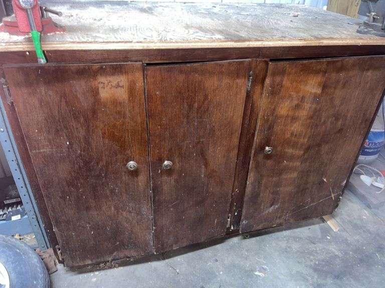3’ tall Cabinet w/ 47”x26” Top- vices not included