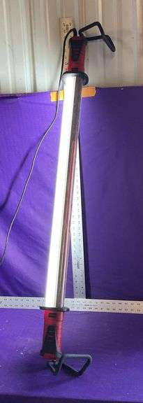 Saber Under Hood Corded Automotive Light Has Power