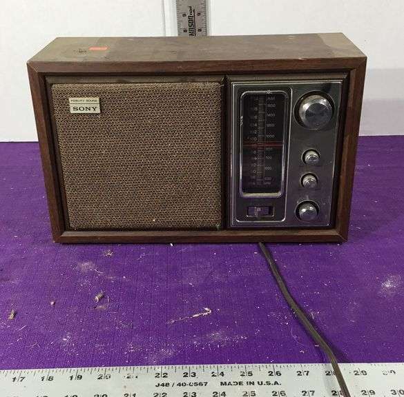 Vintage Sony ICF-9650W AM/FM Table Radio- has power - Sherwood Auctions