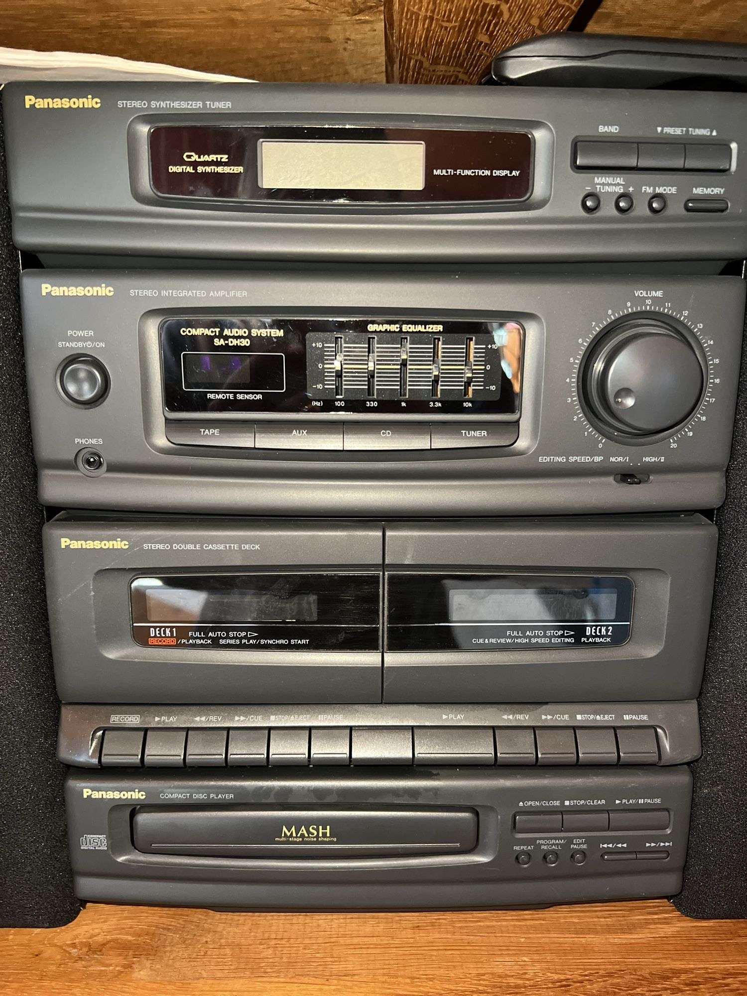 Panasonic Compact Audio System SA-DH30 - Has Power - Sherwood Auctions