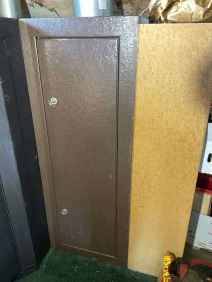 Locking 55"x21"x10" Cabinet with Key