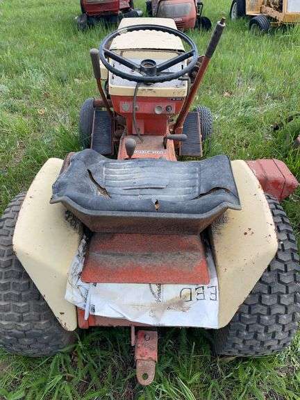 Gilson 10 HP Lawn Tractor w/ Briggs & Stratton Engine- non running ...