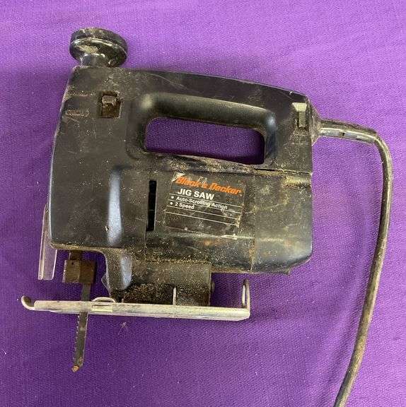 Black & Decker Corded Jig Saw Has Power When Plugged In