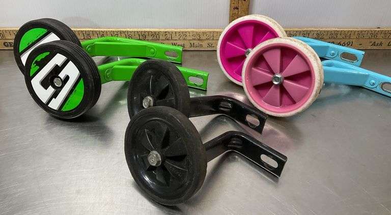 3 Pairs of Training Wheels