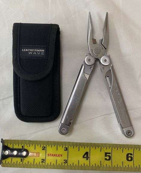 Leatherman Wave Multi-Tool w/ Case