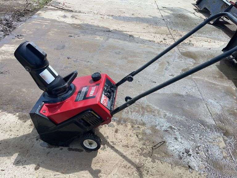 Toro CCR Powerlite 3 HP 16” Snowblower- starts & runs