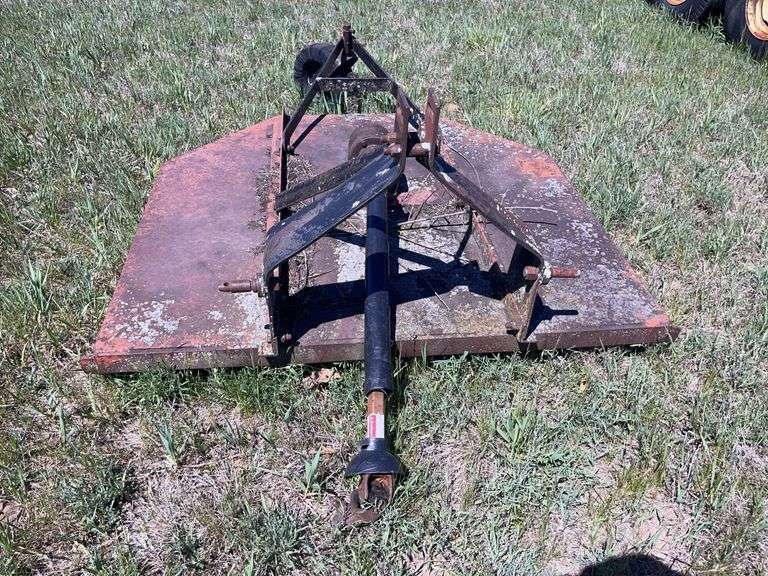 International 5’ Brush Hog w/ 3 Point Hook Up