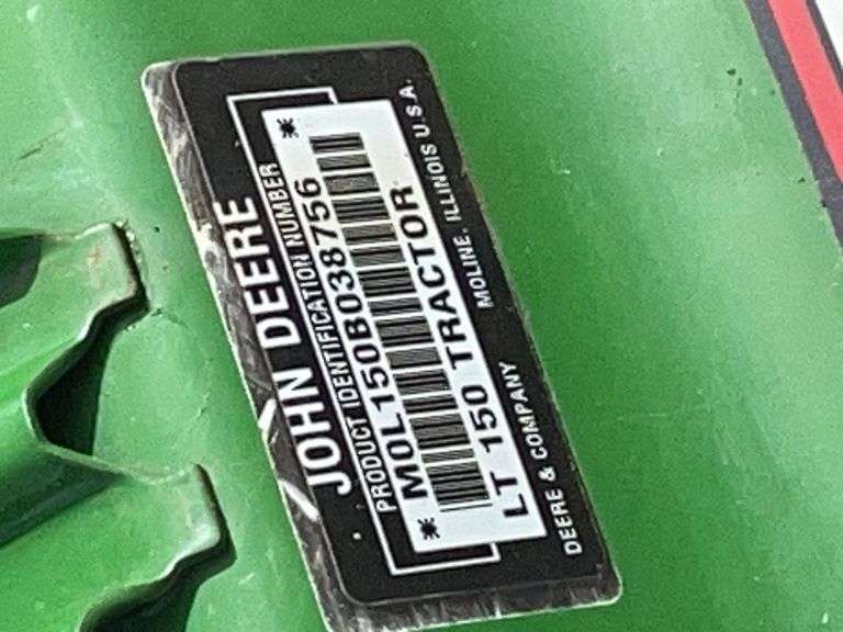John Deere LT 150 5-Speed Lawn Tractor- runs w/ 38” Deck
