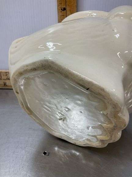 Vintage Ceramic Cookie Jar (has crack)