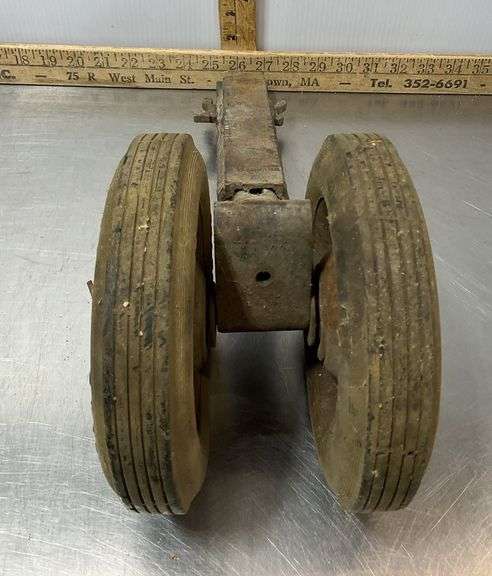 Dormeyer Model 5-7001 Saw (powers on) & Heavy Item with Wheels