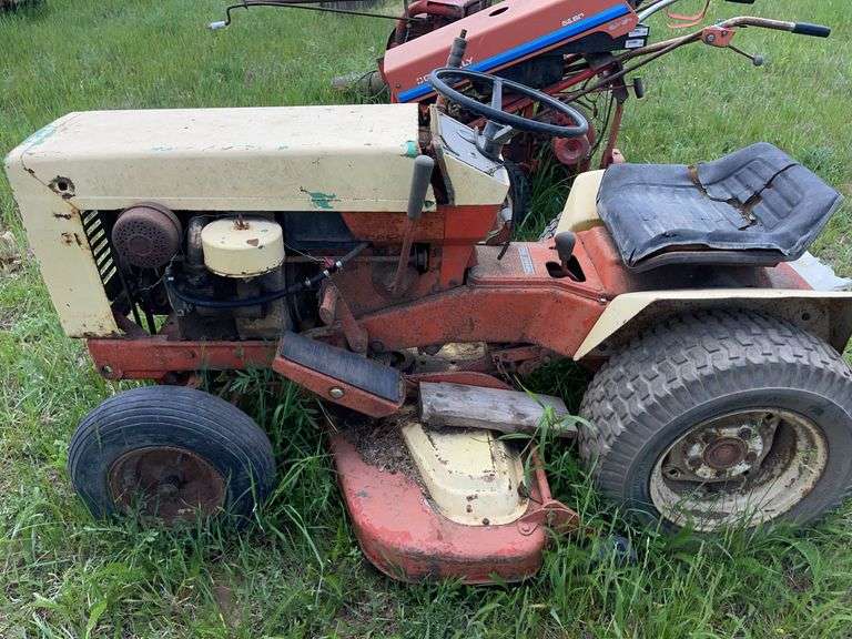Gilson 10 HP Lawn Tractor w/ Briggs & Stratton Engine- non running ...
