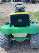 John Deere LT 150 5-Speed Lawn Tractor- runs w/ 38” Deck