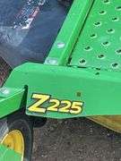 John Deere Z225 Zero Turn- runs w/ 42” Edge System- 527 hrs