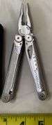 Leatherman Wave Multi-Tool w/ Case