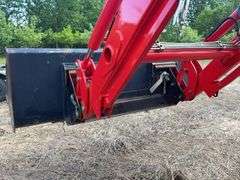 2014 Branson 6530 3-Point & PTO Tractor w/ Branson BL30 Bucket
