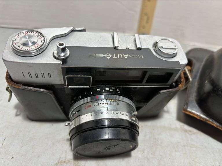 Brownie Reflex Synchro Camera w/ Strap, Kodak Eight Model 25 8MM Movie Camera Video & Taron 35mm Cam