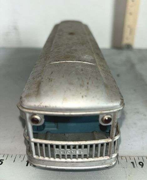 Lionel "O" Gauge No. 1631 Blue Observation Passenger Car & Two No.1630 Passenger Cars