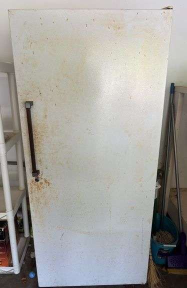 Kenmore 15 Stand Up Freezer (64”T X 28”W X 27”D)- has power