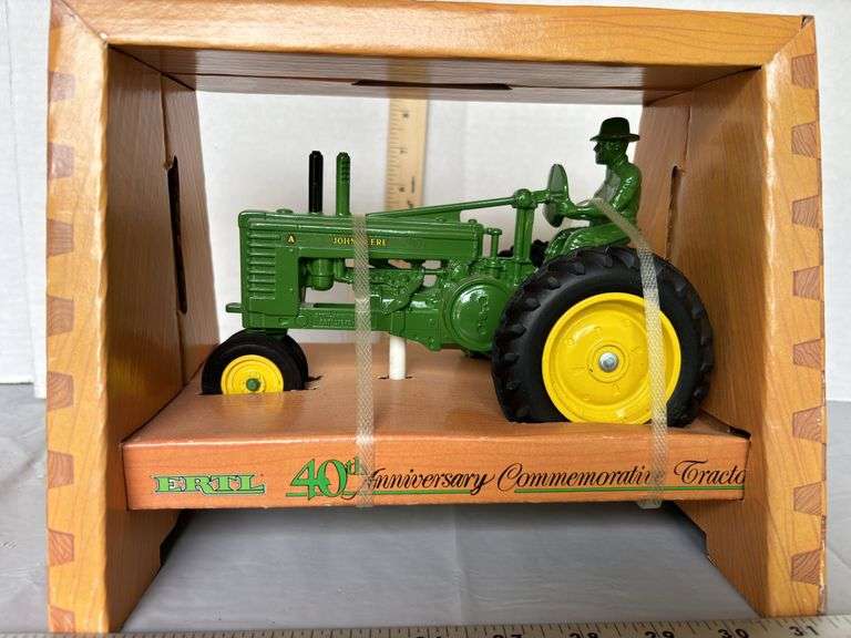 ERTL 40th Anniversary Commemorative Tractor 1/16 Scale