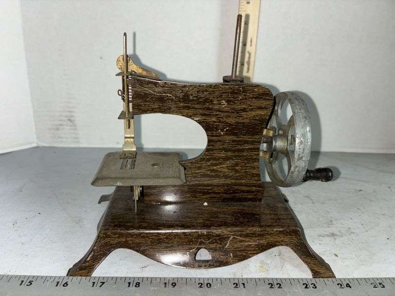 1930'S Faux Wood Grain Tin Litho Children's Hand Crank Sewing Machine