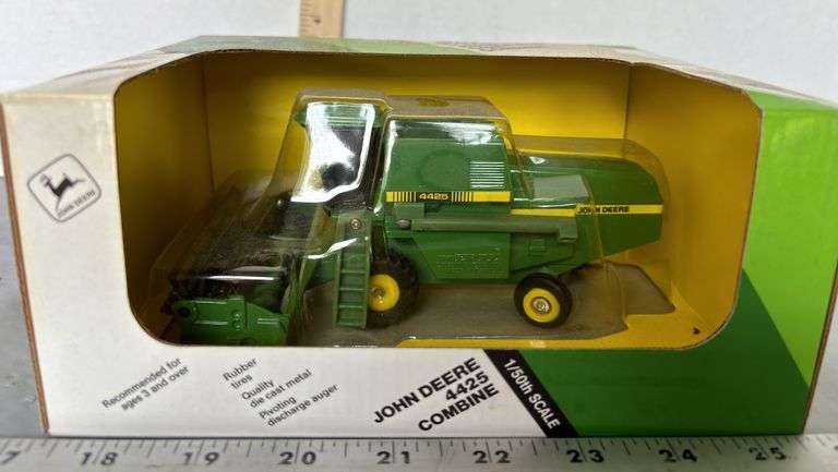 4425 John Deere Combine 1/50th Scale