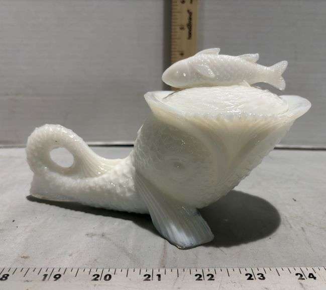 Unique Summit Kemple White Milk Glass Dolphin Candy Covered Dish