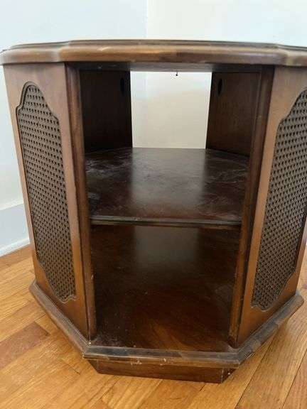 MCM Octagonal Wooden End Table (20”T,24”R)